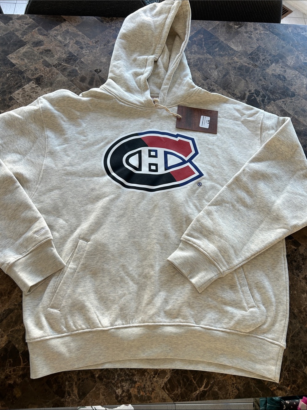 NWT 🆕 Mitchell & Ness Men’s Canadiens Habs Logo Oversized Hoodie Sweatshirt sz L